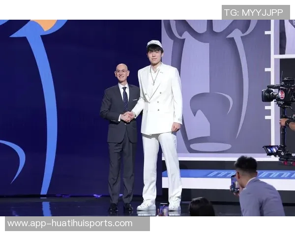 杨瀚森表现不佳引发争议媒体人质疑为何牵连家庭成员